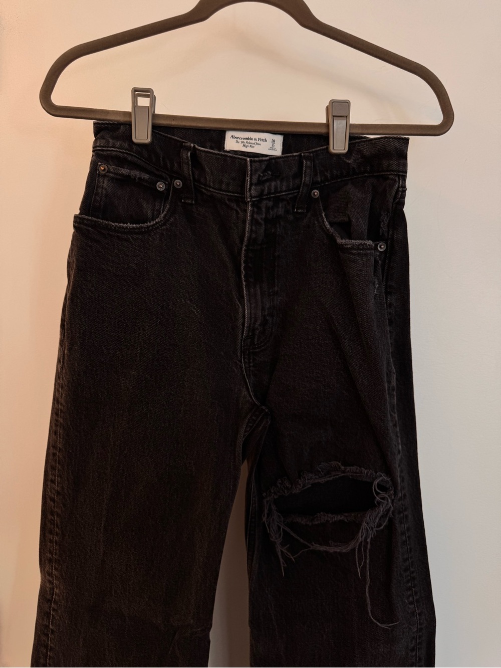 Abercrombie & Fitch 90’s High Rise Relaxed Black Distressed Jeans